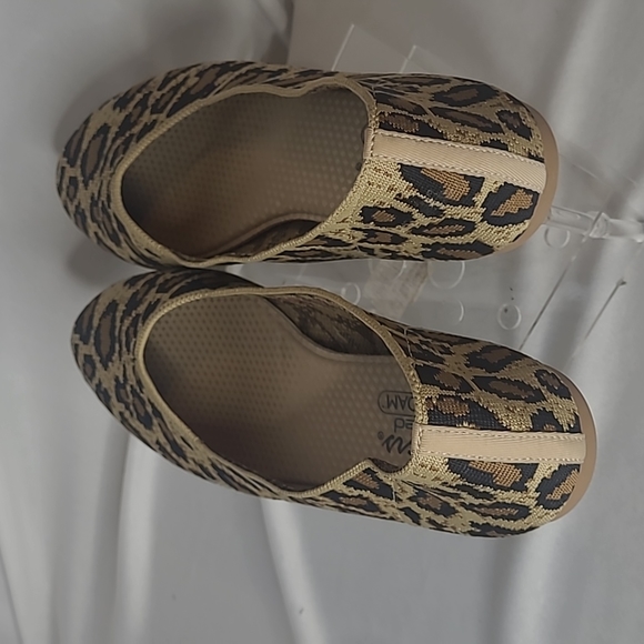 Sketchers Women's Animal Print Memory Print Slip Ons -Size 9.5 Beige - Picture 4 of 6